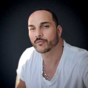 Meet your Posher, Dion